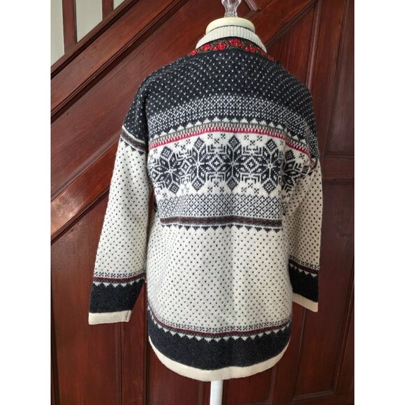 Vintage Squaw Valley Wool Nordic Cardigan Sweater Rose Embroid Pewter Clasps PM - Picture 4 of 9